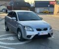 Сірий Кіа Ріо, об'ємом двигуна 1.4 л та пробігом 300 тис. км за 5500 $, фото 4 на Automoto.ua