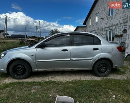 Сірий Кіа Ріо, об'ємом двигуна 1.4 л та пробігом 244 тис. км за 3000 $, фото 2 на Automoto.ua