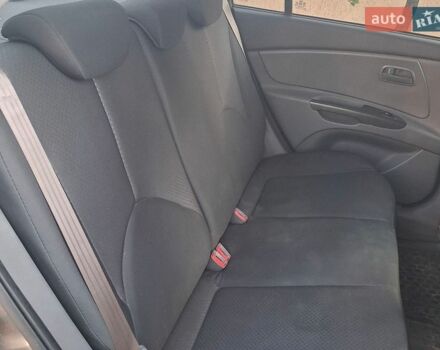 Серый Киа Рио, объемом двигателя 1.4 л и пробегом 70 тыс. км за 6200 $, фото 3 на Automoto.ua