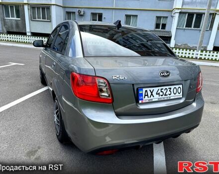 Серый Киа Рио, объемом двигателя 1.4 л и пробегом 190 тыс. км за 4999 $, фото 3 на Automoto.ua