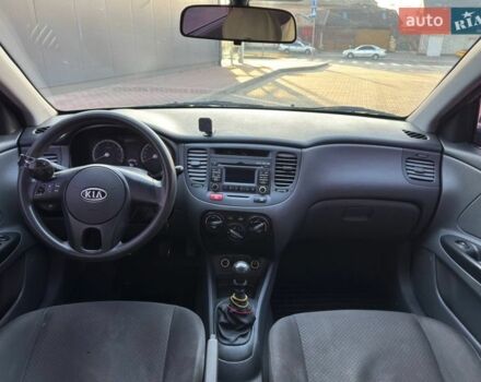 Сірий Кіа Ріо, об'ємом двигуна 1.4 л та пробігом 300 тис. км за 5500 $, фото 15 на Automoto.ua
