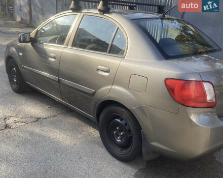 Кіа Ріо 2011 у Києві на Automoto.ua Сірий Кіа Ріо, об'ємом двигуна 1.4 л та пробігом 179 тис. км за 4500 $, фото 2 на Automoto.ua