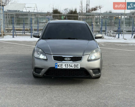 Серый Киа Рио, объемом двигателя 1.4 л и пробегом 180 тыс. км за 4699 $, фото 4 на Automoto.ua