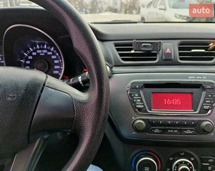 Серый Киа Рио, объемом двигателя 1.6 л и пробегом 180 тыс. км за 8000 $, фото 6 на Automoto.ua