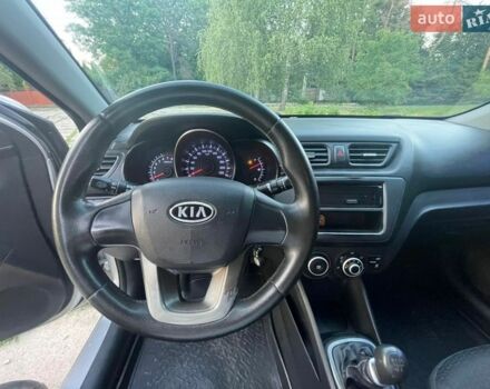 Сірий Кіа Ріо, об'ємом двигуна 1.4 л та пробігом 172 тис. км за 5600 $, фото 18 на Automoto.ua