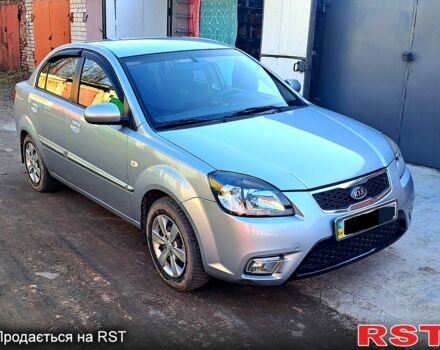 Серый Киа Рио, объемом двигателя 1.4 л и пробегом 174 тыс. км за 6000 $, фото 2 на Automoto.ua
