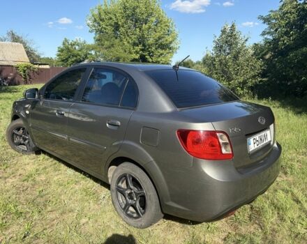 Серый Киа Рио, объемом двигателя 1.4 л и пробегом 167 тыс. км за 5500 $, фото 8 на Automoto.ua
