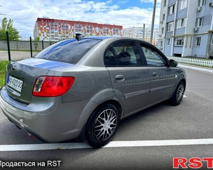 Сірий Кіа Ріо, об'ємом двигуна 1.4 л та пробігом 190 тис. км за 5350 $, фото 3 на Automoto.ua