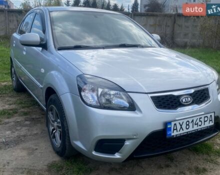 Серый Киа Рио, объемом двигателя 1.4 л и пробегом 154 тыс. км за 5300 $, фото 2 на Automoto.ua