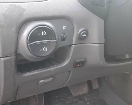 Серый Киа Рио, объемом двигателя 1.4 л и пробегом 153 тыс. км за 5500 $, фото 13 на Automoto.ua