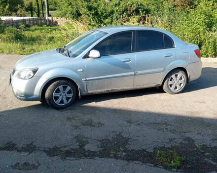 Серый Киа Рио, объемом двигателя 1.4 л и пробегом 278 тыс. км за 3000 $, фото 3 на Automoto.ua