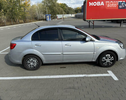 Серый Киа Рио, объемом двигателя 1.4 л и пробегом 167 тыс. км за 5800 $, фото 2 на Automoto.ua