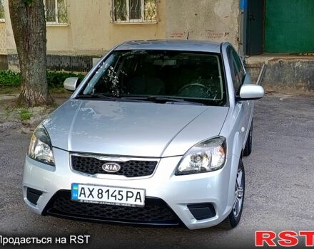 Сірий Кіа Ріо, об'ємом двигуна 1.4 л та пробігом 154 тис. км за 5500 $, фото 3 на Automoto.ua