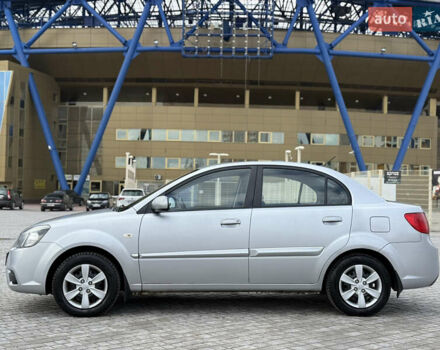 Серый Киа Рио, объемом двигателя 1.4 л и пробегом 172 тыс. км за 4950 $, фото 2 на Automoto.ua