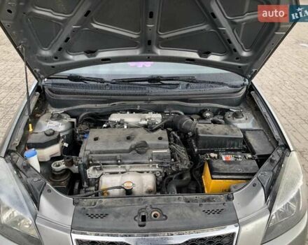 Серый Киа Рио, объемом двигателя 1.4 л и пробегом 120 тыс. км за 4999 $, фото 5 на Automoto.ua