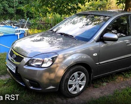 Серый Киа Рио, объемом двигателя 1.4 л и пробегом 215 тыс. км за 5200 $, фото 1 на Automoto.ua