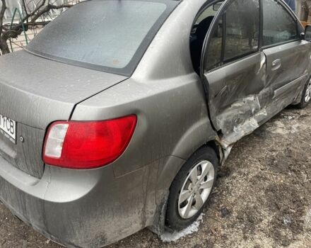 Серый Киа Рио, объемом двигателя 1.4 л и пробегом 210 тыс. км за 2400 $, фото 3 на Automoto.ua