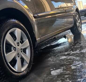 Сірий Кіа Ріо, об'ємом двигуна 1.4 л та пробігом 147 тис. км за 5500 $, фото 23 на Automoto.ua