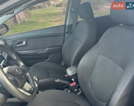 Серый Киа Рио, объемом двигателя 1.4 л и пробегом 155 тыс. км за 6700 $, фото 13 на Automoto.ua