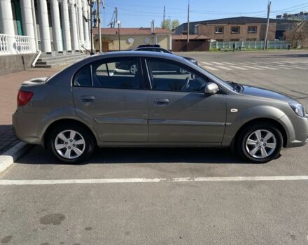 Сірий Кіа Ріо, об'ємом двигуна 1.4 л та пробігом 200 тис. км за 5700 $, фото 4 на Automoto.ua