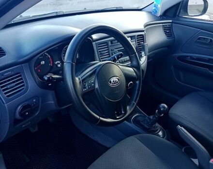 Сірий Кіа Ріо, об'ємом двигуна 1.4 л та пробігом 180 тис. км за 4699 $, фото 6 на Automoto.ua