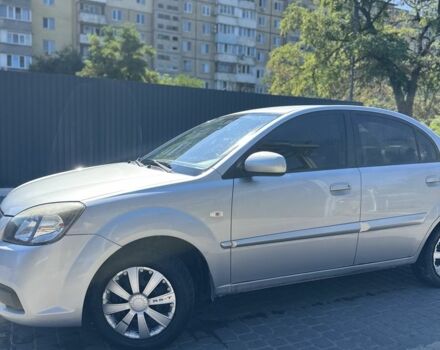 Серый Киа Рио, объемом двигателя 1.4 л и пробегом 180 тыс. км за 4211 $, фото 3 на Automoto.ua