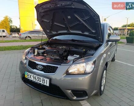 Сірий Кіа Ріо, об'ємом двигуна 1.4 л та пробігом 199 тис. км за 5900 $, фото 14 на Automoto.ua