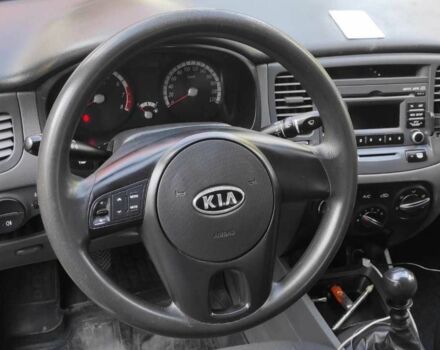 Сірий Кіа Ріо, об'ємом двигуна 1.4 л та пробігом 215 тис. км за 4994 $, фото 8 на Automoto.ua