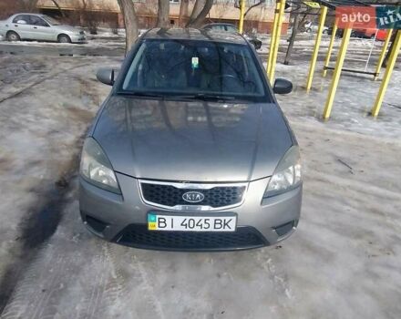 Серый Киа Рио, объемом двигателя 1.4 л и пробегом 271 тыс. км за 5000 $, фото 8 на Automoto.ua