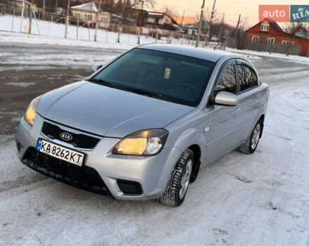 Серый Киа Рио, объемом двигателя 1.4 л и пробегом 228 тыс. км за 4550 $, фото 3 на Automoto.ua