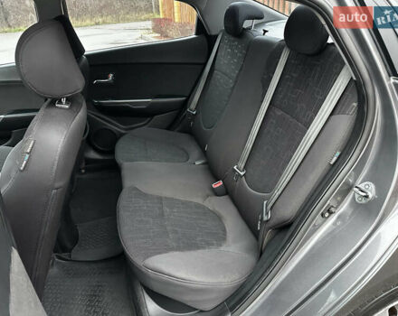 Сірий Кіа Ріо, об'ємом двигуна 1.6 л та пробігом 139 тис. км за 8500 $, фото 32 на Automoto.ua