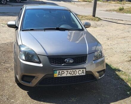 Серый Киа Рио, объемом двигателя 1.4 л и пробегом 90 тыс. км за 5000 $, фото 1 на Automoto.ua