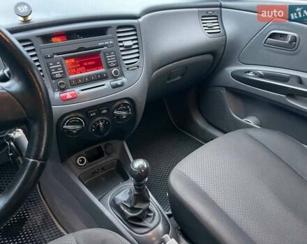 Серый Киа Рио, объемом двигателя 1.4 л и пробегом 168 тыс. км за 4990 $, фото 21 на Automoto.ua
