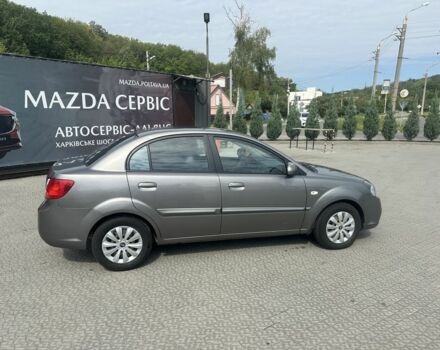Сірий Кіа Ріо, об'ємом двигуна 1.4 л та пробігом 380 тис. км за 4510 $, фото 3 на Automoto.ua