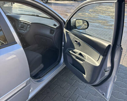 Серый Киа Рио, объемом двигателя 1.4 л и пробегом 138 тыс. км за 6000 $, фото 14 на Automoto.ua