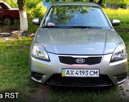 Серый Киа Рио, объемом двигателя 1.4 л и пробегом 215 тыс. км за 5200 $, фото 2 на Automoto.ua