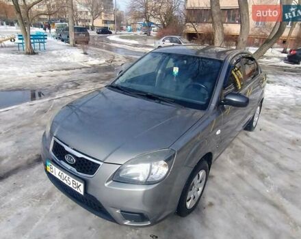 Серый Киа Рио, объемом двигателя 1.4 л и пробегом 271 тыс. км за 5000 $, фото 1 на Automoto.ua