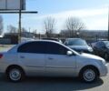 Сірий Кіа Ріо, об'ємом двигуна 1.4 л та пробігом 301 тис. км за 5600 $, фото 3 на Automoto.ua