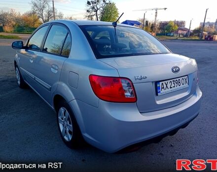 Сірий Кіа Ріо, об'ємом двигуна 1.4 л та пробігом 180 тис. км за 4699 $, фото 2 на Automoto.ua