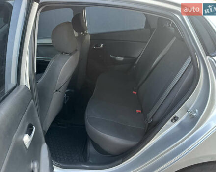 Серый Киа Рио, объемом двигателя 1.4 л и пробегом 178 тыс. км за 5600 $, фото 20 на Automoto.ua