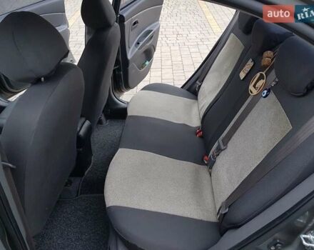 Серый Киа Рио, объемом двигателя 1.4 л и пробегом 183 тыс. км за 5900 $, фото 3 на Automoto.ua