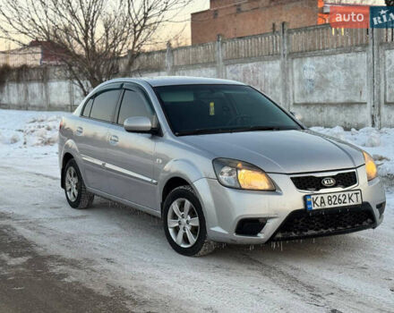 Серый Киа Рио, объемом двигателя 1.4 л и пробегом 228 тыс. км за 4550 $, фото 1 на Automoto.ua