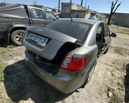 Серый Киа Рио, объемом двигателя 1.4 л и пробегом 244 тыс. км за 1499 $, фото 3 на Automoto.ua