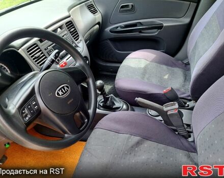 Серый Киа Рио, объемом двигателя 1.4 л и пробегом 174 тыс. км за 6000 $, фото 8 на Automoto.ua