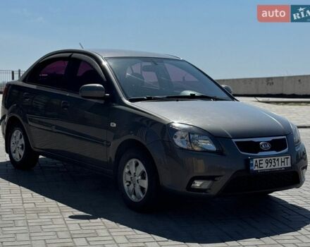 Серый Киа Рио, объемом двигателя 1.4 л и пробегом 135 тыс. км за 4999 $, фото 6 на Automoto.ua