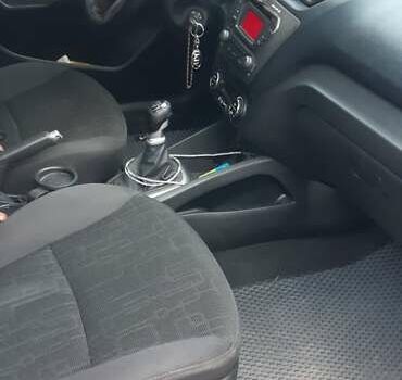 Серый Киа Рио, объемом двигателя 1.6 л и пробегом 153 тыс. км за 7800 $, фото 3 на Automoto.ua