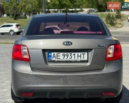 Серый Киа Рио, объемом двигателя 1.4 л и пробегом 135 тыс. км за 4999 $, фото 3 на Automoto.ua
