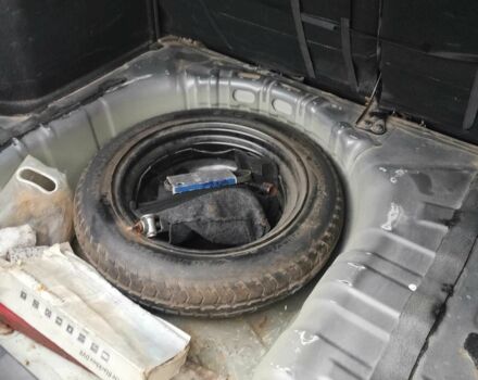 Серый Киа Рио, объемом двигателя 1.4 л и пробегом 140 тыс. км за 3951 $, фото 7 на Automoto.ua