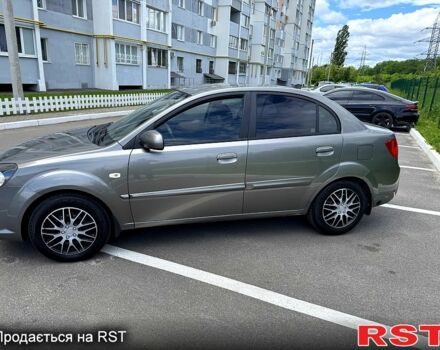 Серый Киа Рио, объемом двигателя 1.4 л и пробегом 190 тыс. км за 4999 $, фото 6 на Automoto.ua