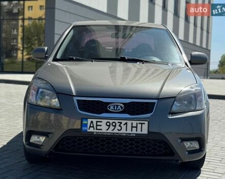 Серый Киа Рио, объемом двигателя 1.4 л и пробегом 135 тыс. км за 4999 $, фото 7 на Automoto.ua